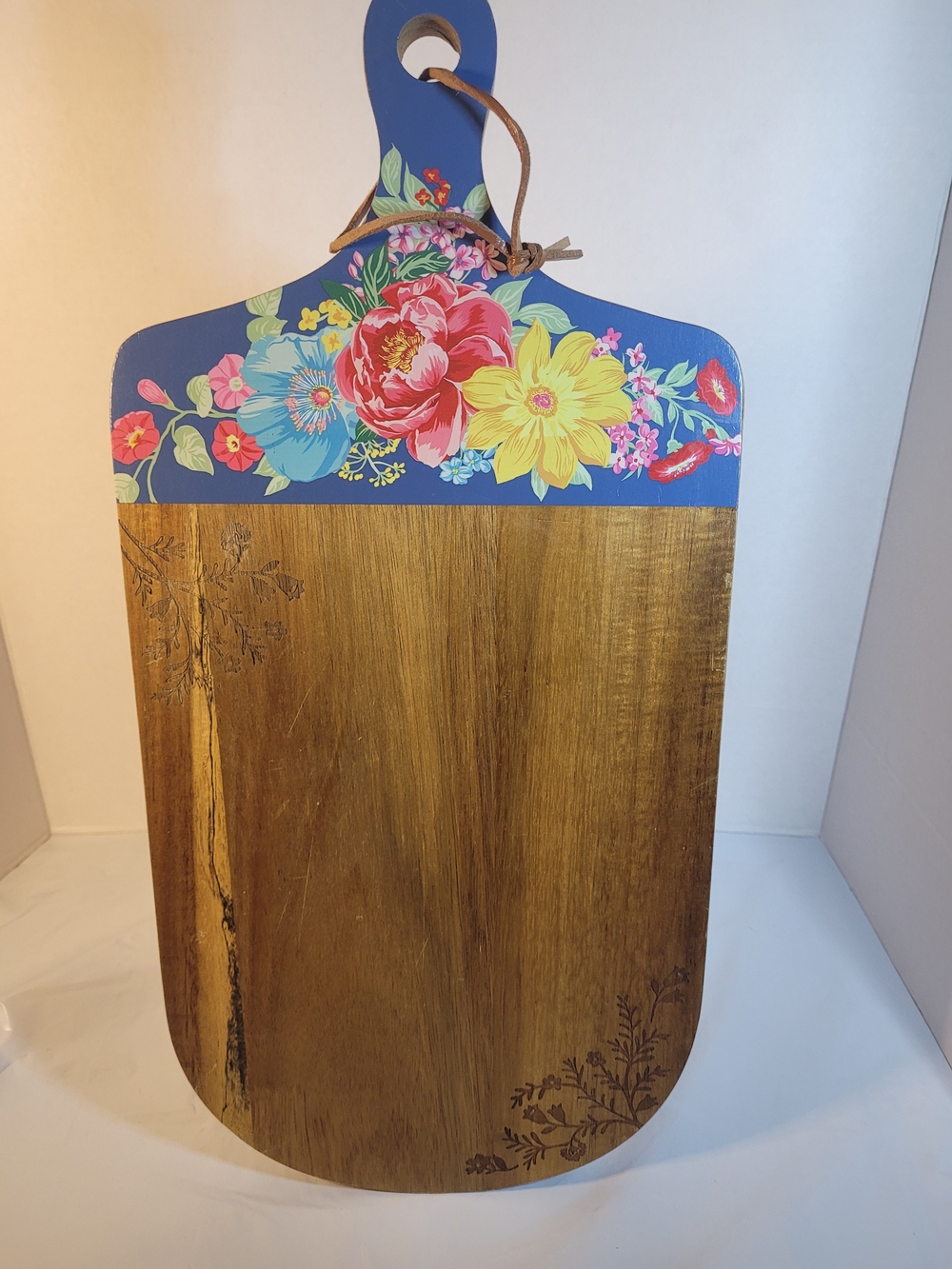 Pioneer Woman Fancy Flourish Charcuter Board